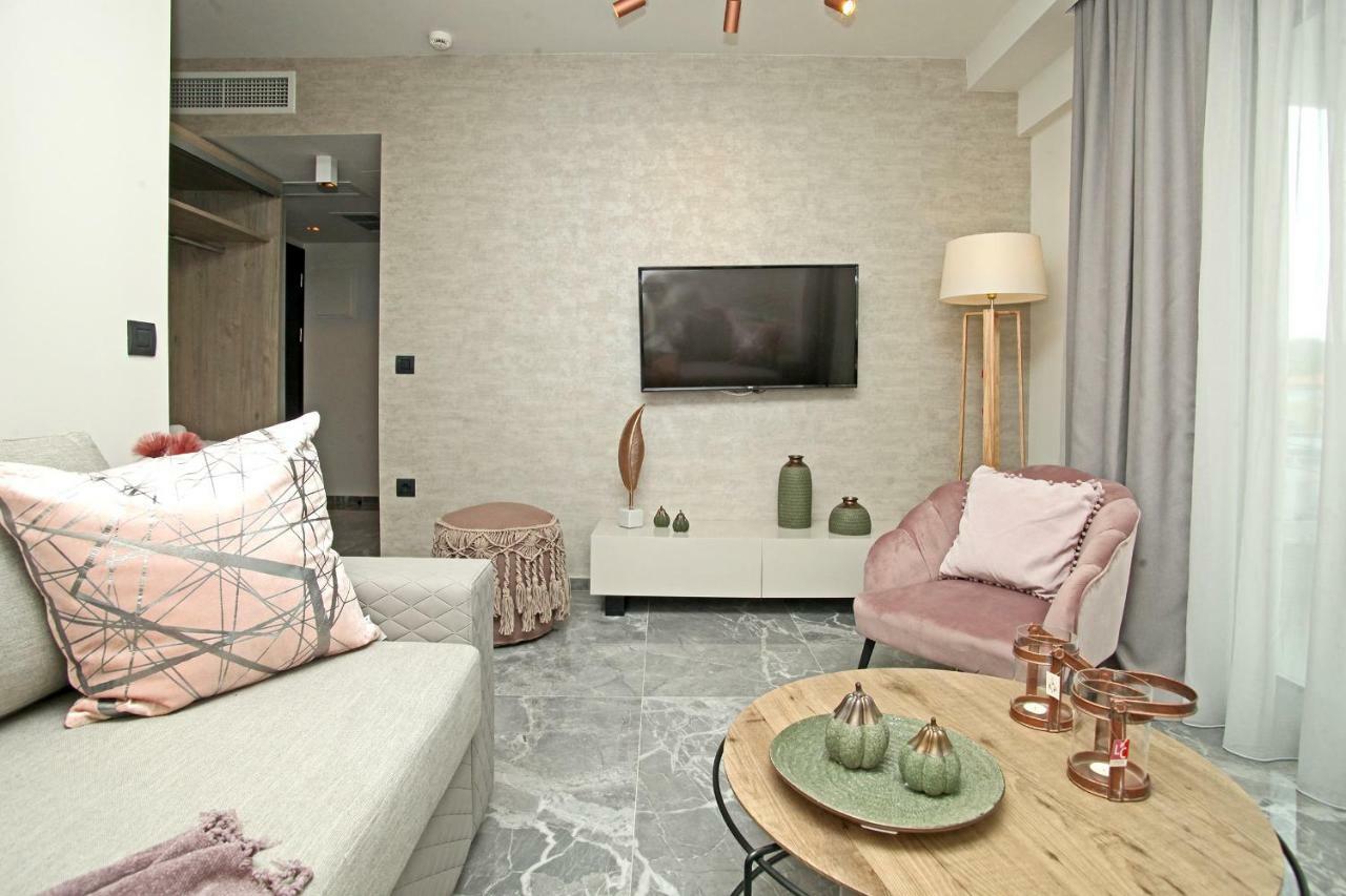 Athinais Luxury Apartments Hanioti Bagian luar foto
