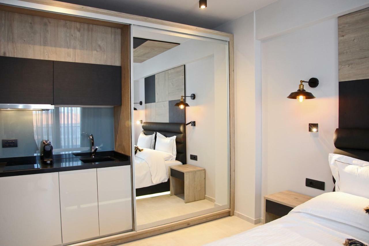 Athinais Luxury Apartments Hanioti Bagian luar foto
