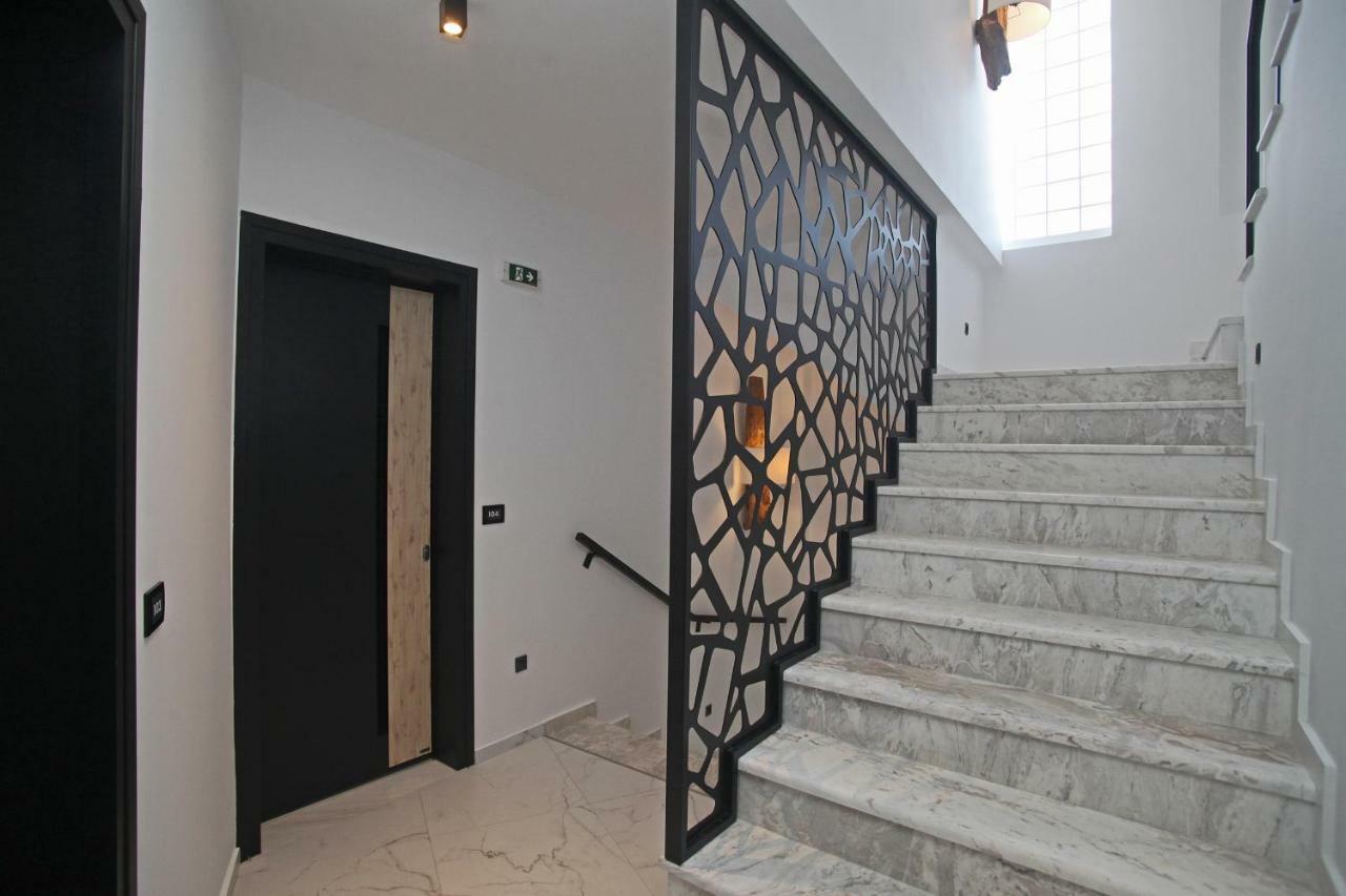 Athinais Luxury Apartments Hanioti Bagian luar foto