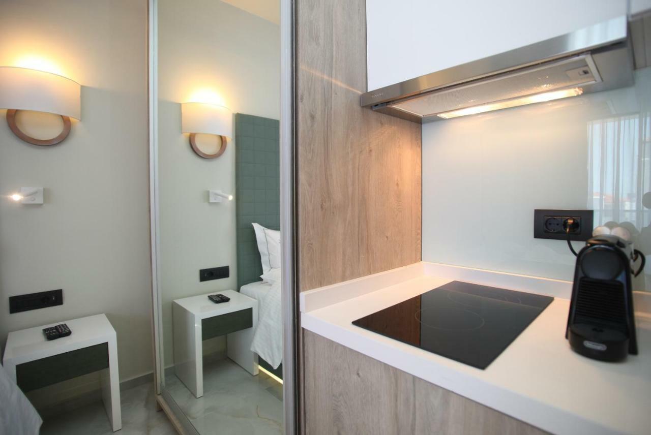 Athinais Luxury Apartments Hanioti Bagian luar foto