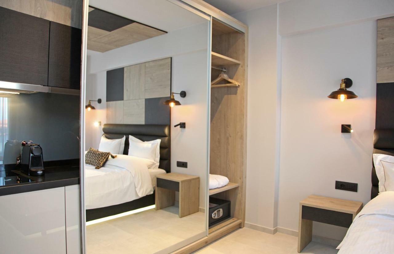 Athinais Luxury Apartments Hanioti Bagian luar foto