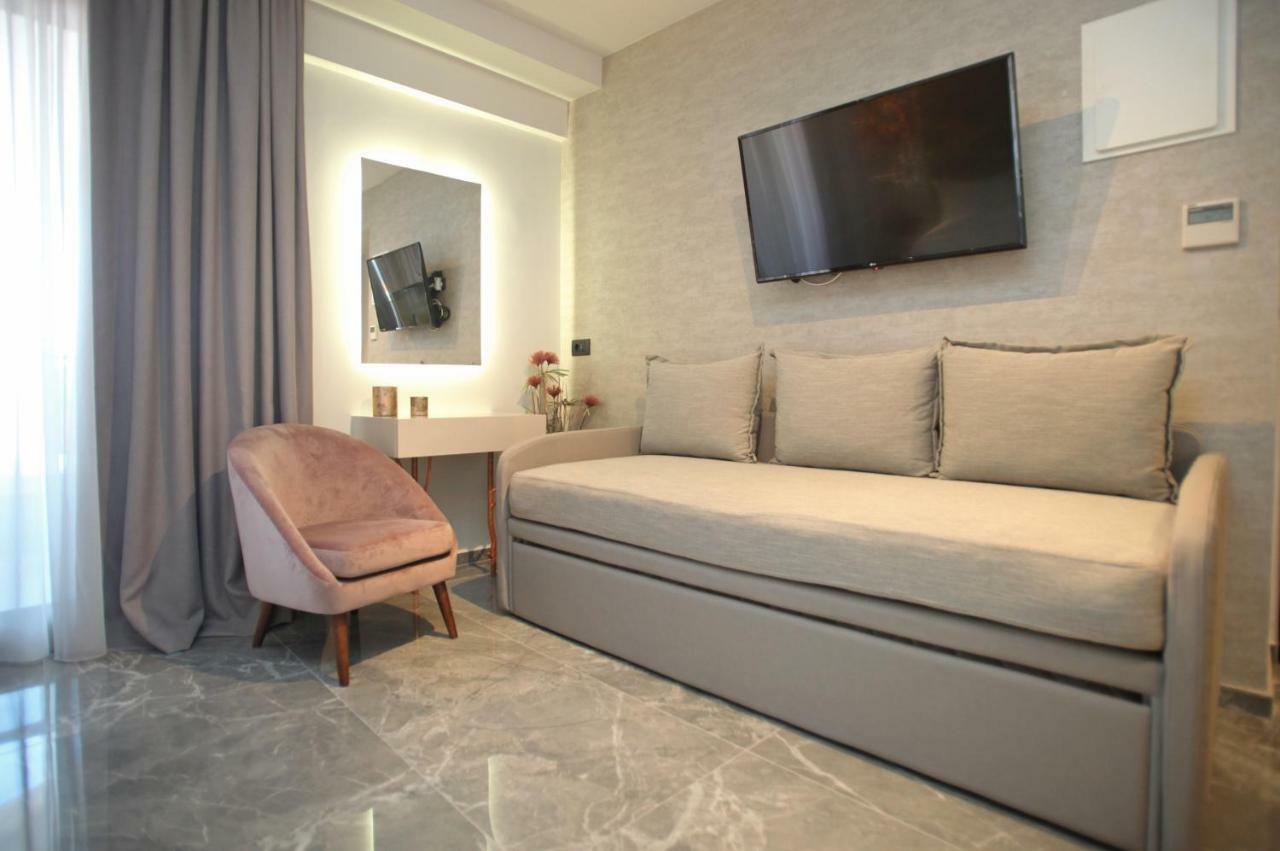 Athinais Luxury Apartments Hanioti Bagian luar foto